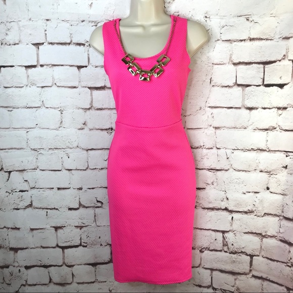 LOVE CHESLEY Dresses & Skirts - LOVE CHESLEY Pink S Bodycon dress & gold necklace